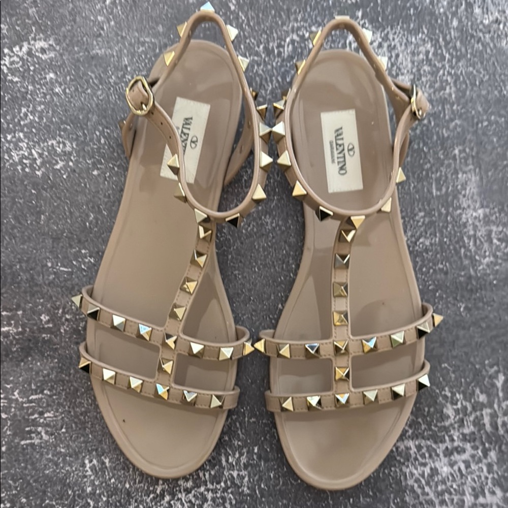 Valentino Garavani Rockstud Jelly Flat Gladiator Sandals